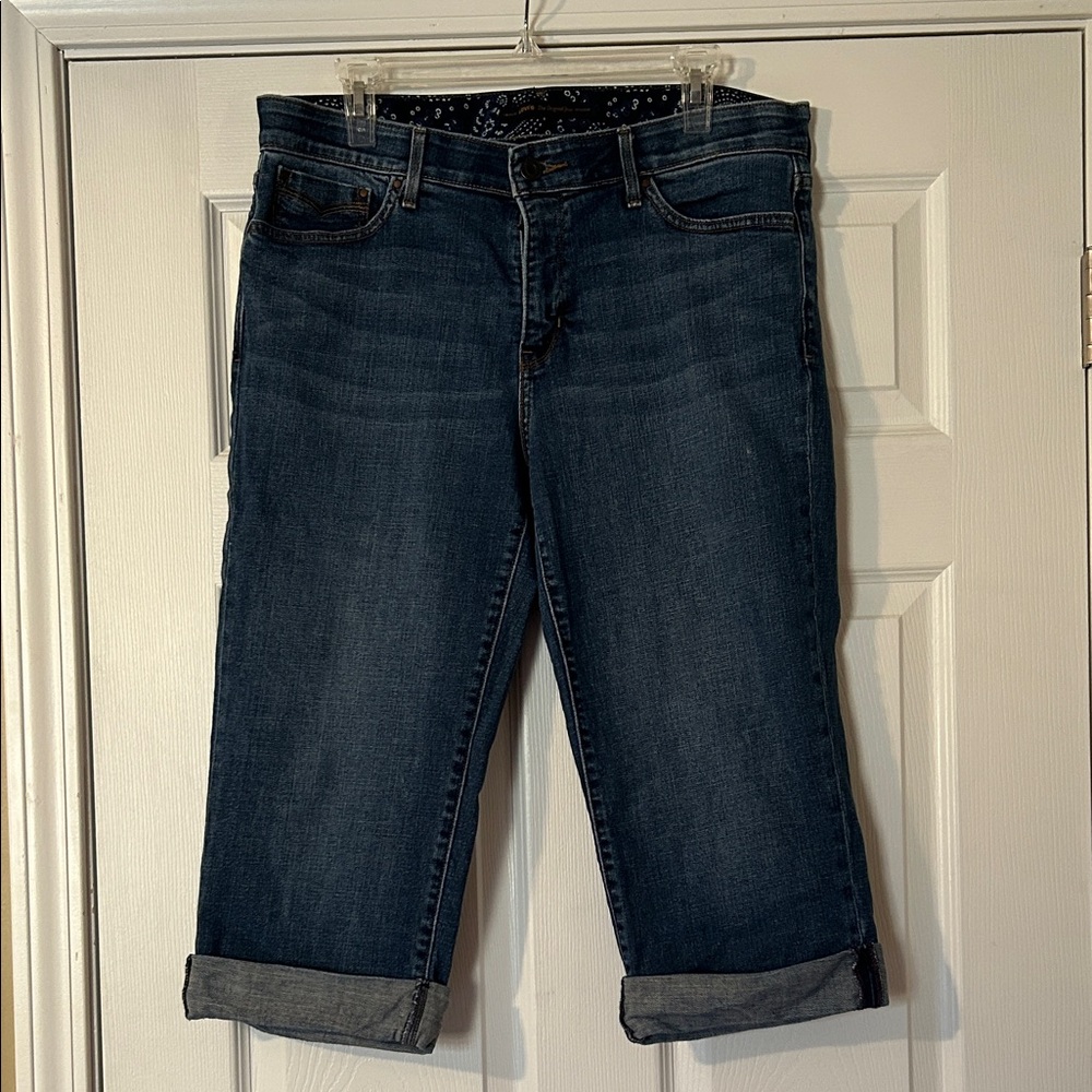 Levi's Deep Blue Capris